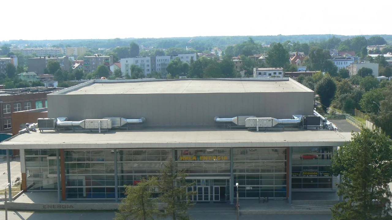 Sto czterdzieści osiem dłoni na pionkach. Bełchatów i jego Gambit